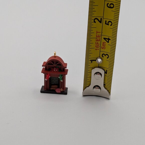 Hallmark Keepsake Ready for Santa 1997, Miniature Membership Exclusive Ornament - Picture 10 of 11